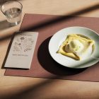 Szalvéta, Blossom, 33x33, 1/8 hajtású, kétrétegű, Fiberpack papír, barna I 50 lap/cs